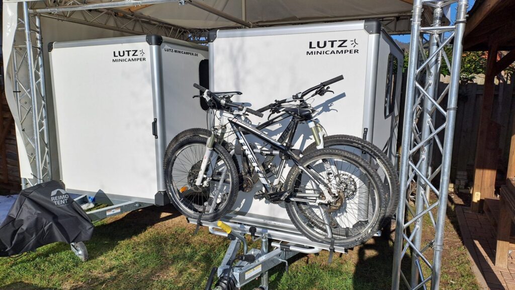 mini-wohnwagen-fahrradtraeger
